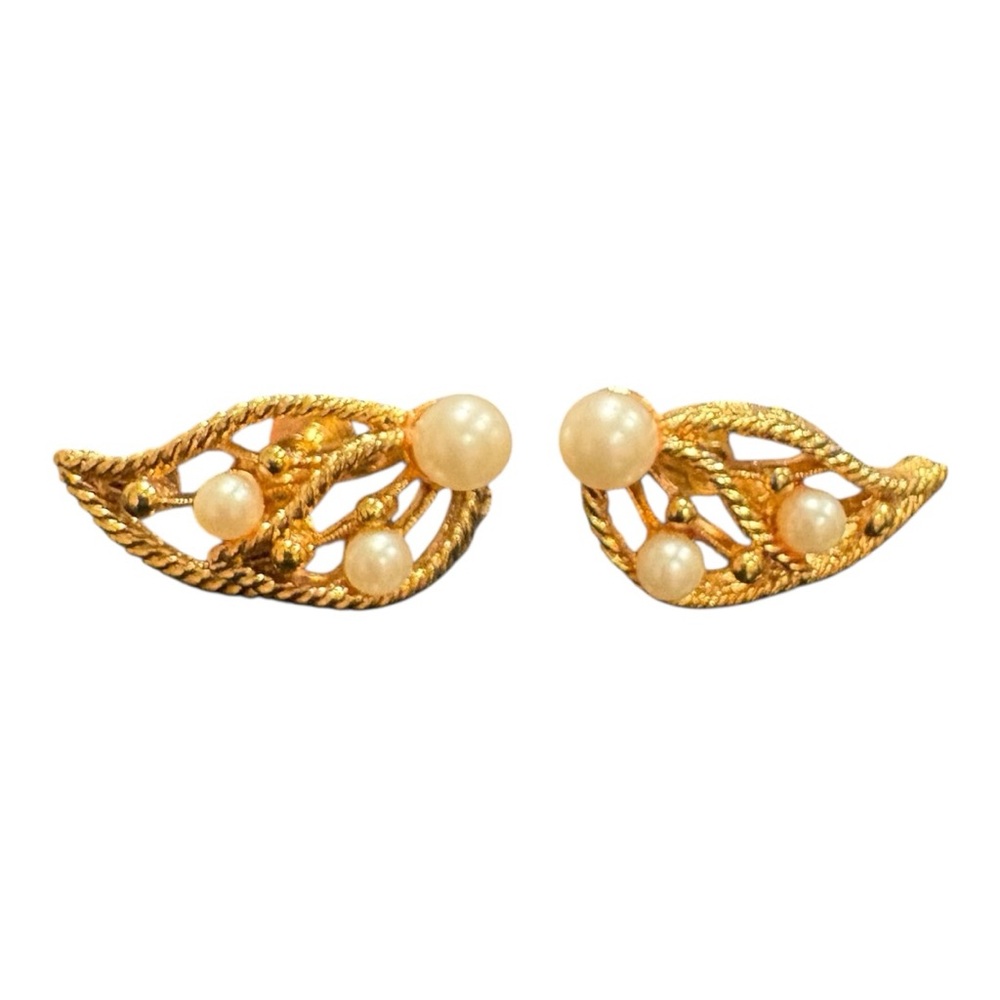 Marvella Vintage Faux Pearl Leaf Clip-On Earrings Gold Tone Classic 1960s JB7